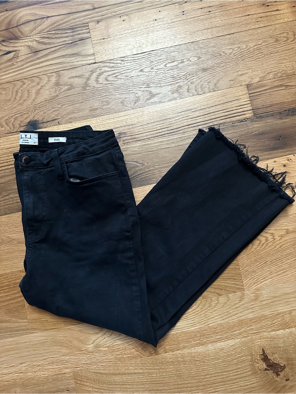 Letter to Juliet LTJ Black Scissor Cut Cropped Black Jeans